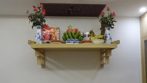 Ở chung cư trần thấp, thắp nhang này để không đen trần, nhiều tàn