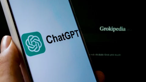 ChatGPT gây tranh cãi khi sử dụng dữ liệu từ Grokipedia của Elon Musk: Lo ngại về vòng lặp thông tin sai lệch