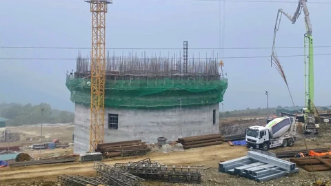 Thi công khối đế nơi đặt tượng Phật cao nhất thế giới ở Thanh Hóa