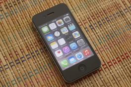 Lý do iPhone 4S "cháy hàng"