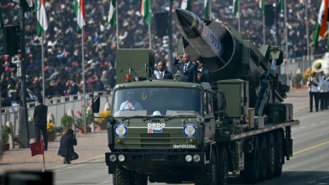 Ấn Độ ra mắt tên lửa siêu vượt âm nhanh gấp 10 lần âm thanh khiến hải quân đối thủ dè chừng