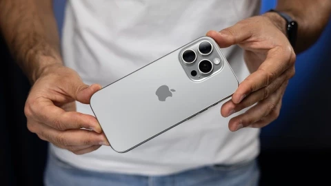 iPhone 16 Pro Max tăng giá bất thường
