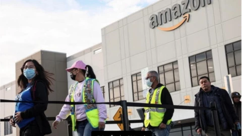 Amazon sa thải 30.000 nhân viên chỉ trong 3 tháng: Điều gì đang diễn ra?