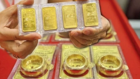 Chuyên gia kinh tế nhận định 3 động lực chính khiến giá vàng bạc toàn cầu liên tục lập đỉnh