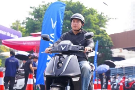 "Đổi xăng lấy điện" cuối tuần này, khách "chốt kèo" xe điện Vinfast được lợi gì?