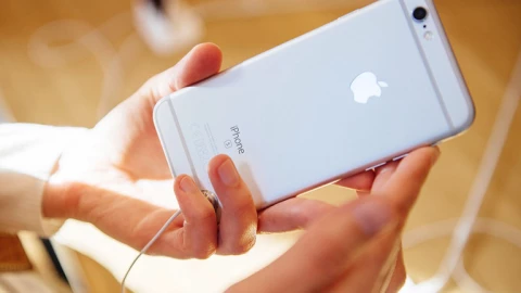 Apple vừa bất ngờ làm điều này cho những chiếc iPhone "thời cổ đại"