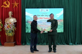 FPT Shop trao tặng thiết bị công nghệ cho học sinh vùng biên Sơn La
