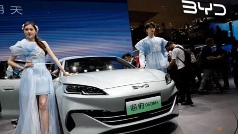 BYD gây sốc, lập cú đúp vô địch doanh số ô tô tại Singapore 2025.