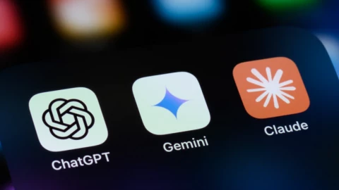 OpenAI, Anthropic và Google đang cạnh tranh gay gắt, trong khi Microsoft âm thầm kiếm được khoản lợi nhuận khổng lồ