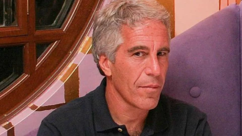 Vụ tỷ phú “ấu d.âm” Epstein lại “nổ tung” với những công bố mới…