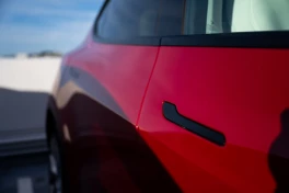 Trung Quốc trở thành quốc gia đầu tiên cấm áp dụng một thiết kế nổi tiếng của Tesla