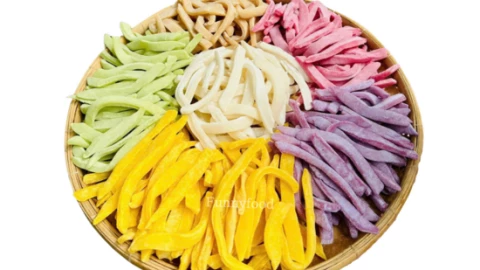 Giữa “rừng” bánh kẹo Tết 2026, đây là những loại mứt truyền thống vẫn được săn lùng nhiều nhất