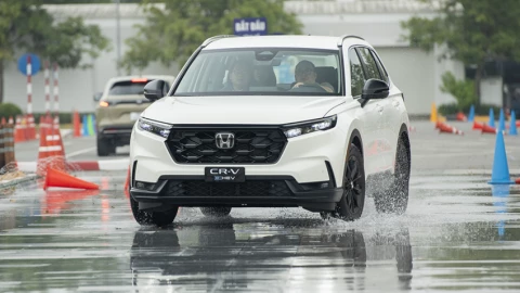 Chính thức: Honda CR-V e:HEV lắp ráp ở Việt Nam có giá từ 1,17 tỷ đồng