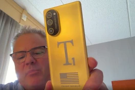 Cận cảnh smartphone mang thương hiệu "ông Trump": Thiết kế thay đổi 180 độ, cấu hình cận cao cấp và lời hứa "lắp ráp tại Mỹ" sau chuỗi ngày trì hoãn