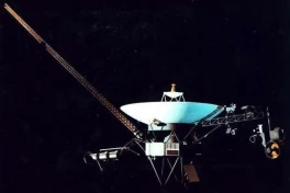 Voyager 1 đã bay gần nửa thế kỷ, vì sao nó vẫn liên lạc được với Trái Đất?
