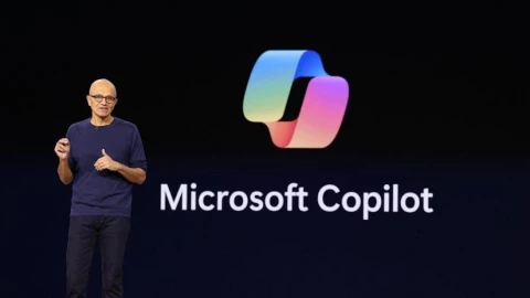 Microsoft 'đốt tiền' vào AI: Copilot chật vật, người dùng bỏ đi, cổ phiếu giảm gần 12%