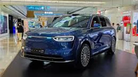 Wenjie M6 lộ diện toàn diện: Đèn xanh độc đáo, pin Huawei "khủng" và thông số ấn tượng