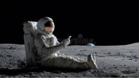 Phi hành gia chính thức được "cởi trói" để sử dụng một thiết bị gần như đã trở thành vật bất ly thân với con người