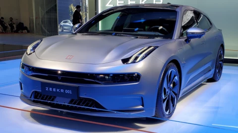 Zeekr triệu hồi 38.277 xe 001 WE: Lỗi pin tiềm ẩn nguy hiểm