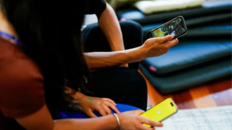 Có việc bức xúc, trái ngang, bằng chứng camera rõ ràng, tố cáo sao cho đúng pháp luật?