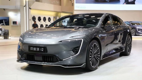 Avatr 12 mới lộ diện nội thất: Sang trọng, tiện nghi và sức mạnh 969 mã lực