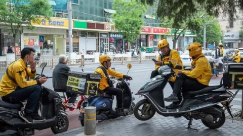 Một app giao đồ ăn giá rẻ của Trung Quốc vừa đổ bộ Việt Nam, tuyển dụng vị trí lương gần 30 triệu đồng/tháng