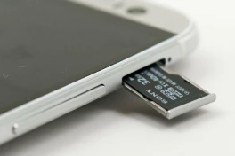 Các hãng smartphone có hồi sinh thẻ nhớ microSD không?