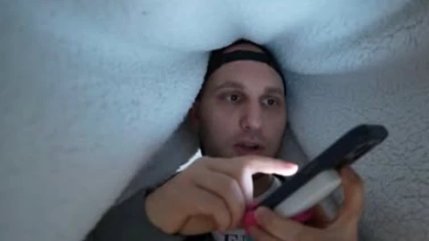 Mẹo thu âm lồng tiếng to, rõ ràng, không ồn khi không có mic xịn