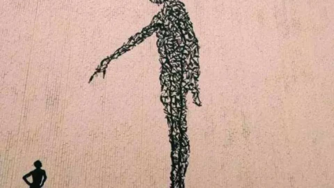 Nhậm Chính Phi làm gì khi nhận thấy nhân viên Huawei chỉ cố tỏ ra thông minh, kiếm sự chú ý và đưa ra ý kiến chỉ dựa trên sự hiểu biết hời hợt?