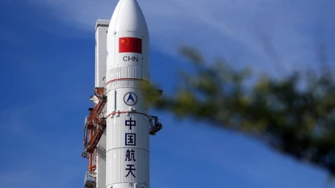 Trung Quốc "thị uy" sức mạnh vũ trụ: Tên lửa Trường Chinh 10 và tàu Mộng Châu vượt qua "cửa tử", phả hơi nóng vào NASA trong cuộc đua Mặt Trăng