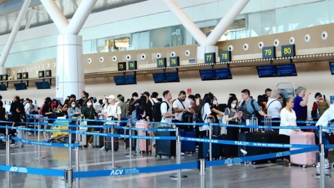 Vé máy bay Tết 2026 lập đỉnh lịch sử: Khứ hồi TP.HCM - Hà Nội chạm mốc 20 triệu đồng