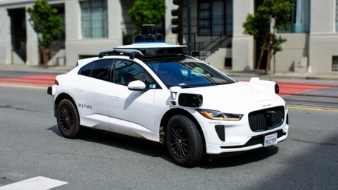 Chúng ta còn cách công nghệ hỗ trợ lái xe cấp độ 4 bao xa?