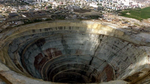 Tại sao kế hoạch khoan xuyên Trái đất của Liên Xô lại dừng lại ở độ sâu 12.000 mét? Đó là do thực tế đã khiến kế hoạch thất bại.