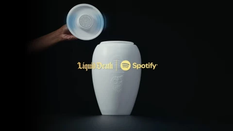 Spotify trình làng "hũ tro cốt" tích hợp loa Bluetooth: khi âm nhạc theo bạn đến cả cõi vĩnh hằng