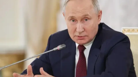 Putin nhận được một cảnh báo nghiêm trọng