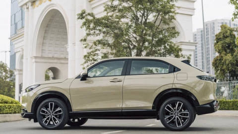 Honda HR-V e:HEV RS bất ngờ giảm giá mạnh ở Việt Nam