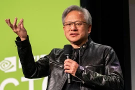 CEO Nvidia Jensen Huang  cho rằng việc lo sợ AI thay thế công cụ lập trình là "điều phi lý nhất"