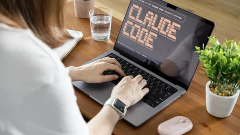 Hacker có thể chiếm quyền máy tính qua Claude Code như thế nào?