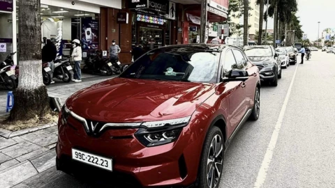 Một chủ xe tuyên bố tiết kiệm tới 25 triệu đồng mỗi tháng khi chuyển sang VinFast VF 8