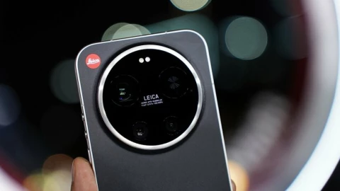 Trên tay Leica Leitzphone powered by Xiaomi: smartphone “lai” máy ảnh với mức giá xấp xỉ 50 triệu đồng