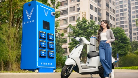VinFast chính thức nhận đặt cọc 2 xe máy điện đổi pin Feliz II và Viper