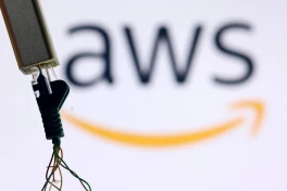 Một trung tâm dữ liệu của Amazon tại UAE bốc cháy, nghi do tên lửa đạn đạo của Iran