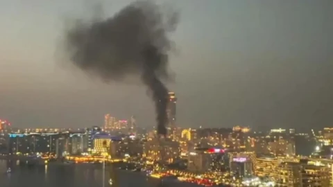 Bi hài giới thượng lưu Dubai "nhầm nhọt" tên lửa Iran là... pháo hoa