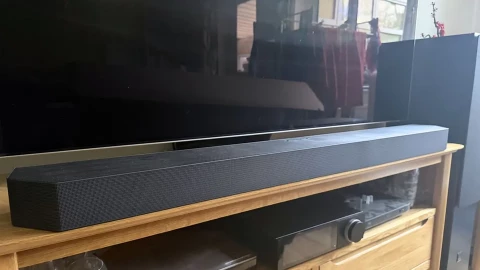 Samsung Q990F: Soundbar 1.700 USD – Tốt nhưng chưa đủ để bạn rút ví