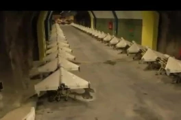 Iran "khoe" video hầm ngầm chứa đầy UAV cảm tử, cảnh báo Mỹ-Isarel: "hãy chờ tiếng chuông báo tử vang lên một lần nữa"