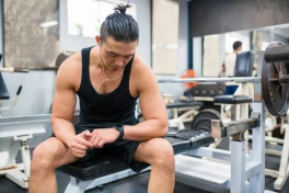 Nghỉ giữa hiệp bao lâu là đủ? Cách chọn thời gian nghỉ để đạt mục tiêu tập luyện nhanh hơn
