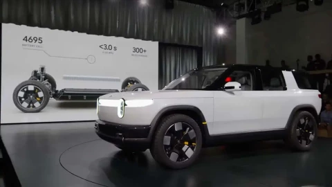 Rivian R2 cạnh tranh trực tiếp Tesla Model Y với pin dung lượng cao