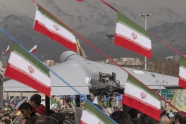 Bài toán của Iran: dùng bầy đàn drone giá rẻ làm cạn kiệt kho tên lửa phòng thủ đắt tiền