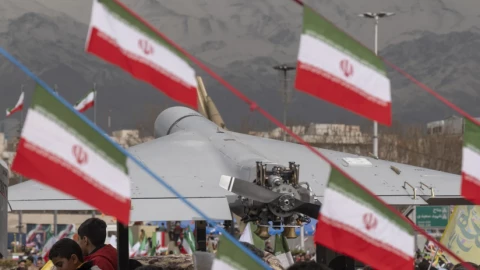 Bài toán của Iran: dùng bầy đàn drone giá rẻ làm cạn kiệt kho tên lửa phòng thủ đắt tiền