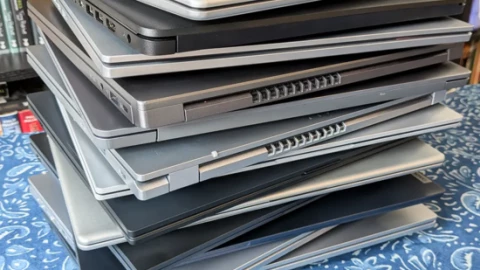 Laptop "giá rẻ" dưới 13 triệu đồng có nguy cơ "tuyệt chủng" do khủng hoảng một linh kiện trên toàn cầu